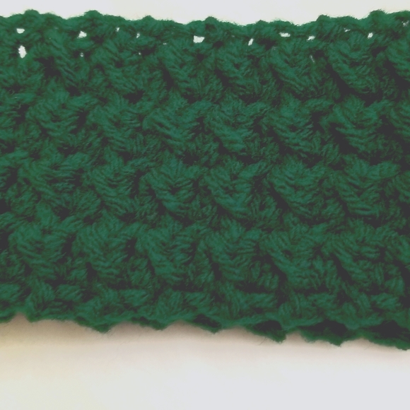 HANDCRAFTED headband / ear warmers. - Picture 3 of 3